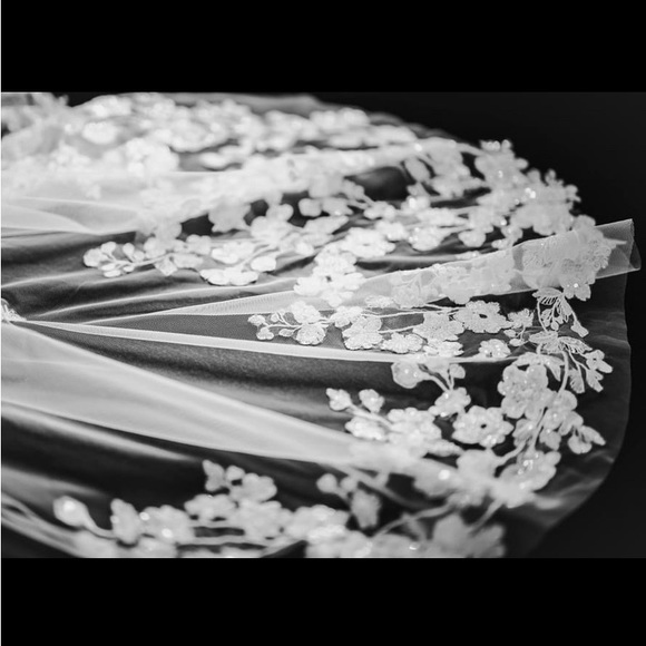 One of a Kind Open-back Wedding Dress!! - Picture 6 of 9